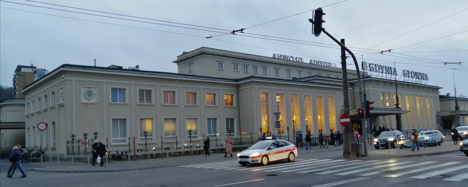Гдыня. Главный железнодорожный вокзал.