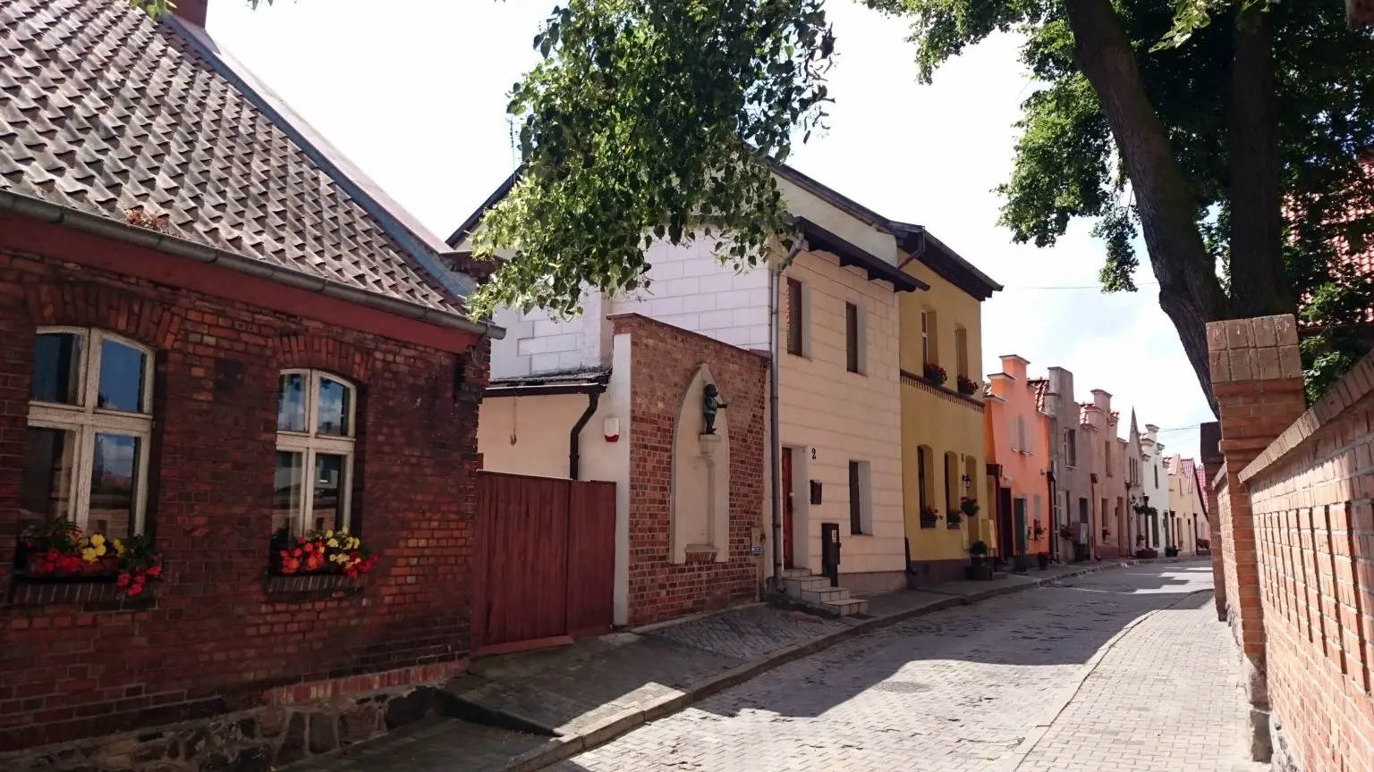 Гнев. Древняя застройка .